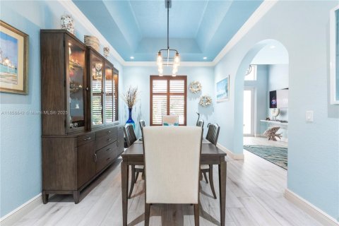 Casa en venta en Homestead, Florida, 5 dormitorios, 262.08 m2 № 1890746 - foto 10