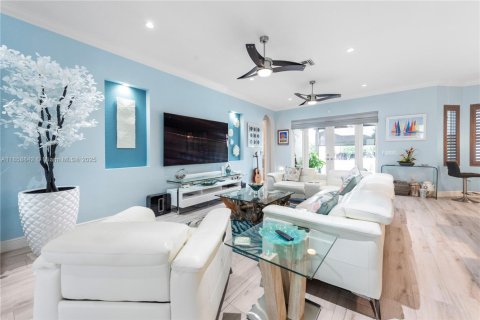 Casa en venta en Homestead, Florida, 5 dormitorios, 262.08 m2 № 1890746 - foto 6