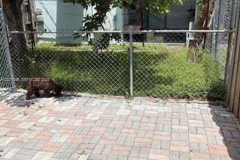 Immobilier commercial à louer à Miami, Floride: 21.83 m2 № 2076597 - photo 13