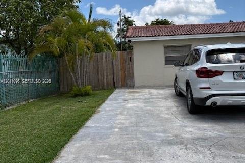 Immobilier commercial à louer à Miami, Floride: 21.83 m2 № 2076597 - photo 16