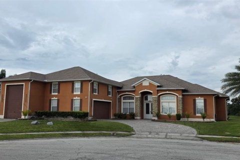 House in Kissimmee, Florida 4 bedrooms, 308.9 sq.m. № 2277474