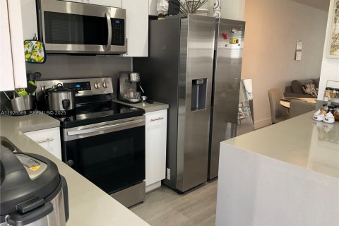 Condominio en venta en Sunrise, Florida, 2 dormitorios, 78.97 m2 № 1986537 - foto 6