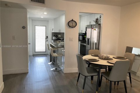 Condominio en venta en Sunrise, Florida, 2 dormitorios, 78.97 m2 № 1986537 - foto 10