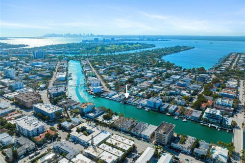 Villa ou maison à vendre à Miami Beach, Floride: 5 chambres, 288.37 m2 № 1934983 - photo 14