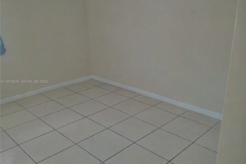Condominio en alquiler en Lauderhill, Florida, 2 dormitorios, 68.75 m2 № 2046114 - foto 13