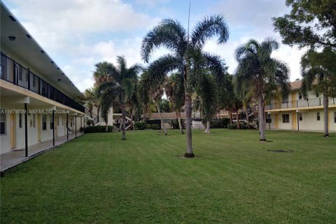 Condominio en alquiler en Lauderhill, Florida, 2 dormitorios, 68.75 m2 № 2046114 - foto 20