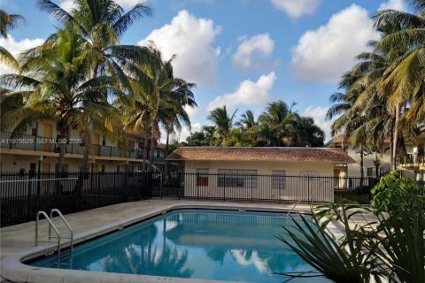 Condominio en alquiler en Lauderhill, Florida, 2 dormitorios, 68.75 m2 № 2046114 - foto 18