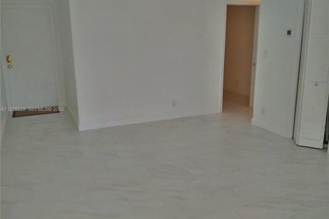 Condominio en alquiler en Lauderhill, Florida, 2 dormitorios, 68.75 m2 № 2046114 - foto 16