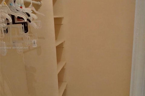 Condominio en alquiler en Lauderhill, Florida, 2 dormitorios, 68.75 m2 № 2046114 - foto 11