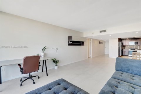 Condominio en venta en Aventura, Florida, 2 dormitorios, 100.24 m2 № 1942926 - foto 13