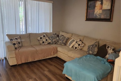 Townhouse in Boca Raton, Florida 2 bedrooms, 154.12 sq.m. № 1865099 - photo 16