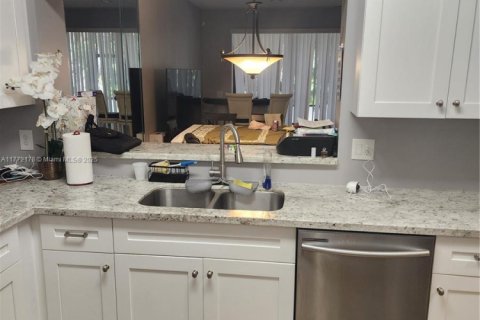 Townhouse in Boca Raton, Florida 2 bedrooms, 154.12 sq.m. № 1865099 - photo 11