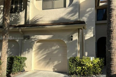 Townhouse in Boca Raton, Florida 2 bedrooms, 154.12 sq.m. № 1865099 - photo 1
