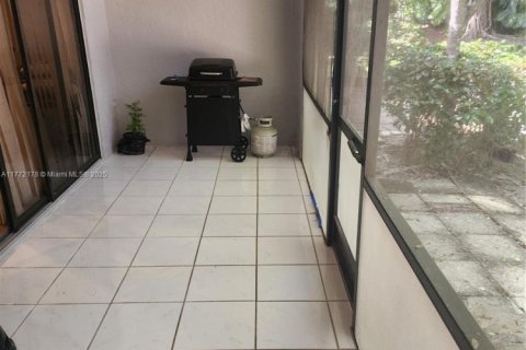 Townhouse in Boca Raton, Florida 2 bedrooms, 154.12 sq.m. № 1865099 - photo 25