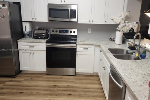 Townhouse in Boca Raton, Florida 2 bedrooms, 154.12 sq.m. № 1865099 - photo 8