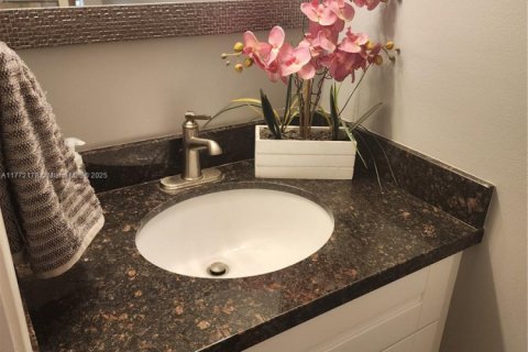 Townhouse in Boca Raton, Florida 2 bedrooms, 154.12 sq.m. № 1865099 - photo 7