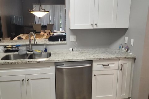 Townhouse in Boca Raton, Florida 2 bedrooms, 154.12 sq.m. № 1865099 - photo 10