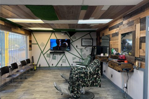 Commercial property in Fort Lauderdale, Florida № 1999747 - photo 15