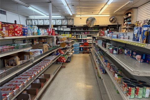 Commercial property in Fort Lauderdale, Florida № 1999747 - photo 9