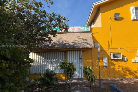 Commercial property in Fort Lauderdale, Florida № 1999747 - photo 5