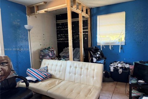 Commercial property in Fort Lauderdale, Florida № 1999747 - photo 21