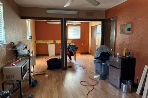 Commercial property in Fort Lauderdale, Florida № 1999747 - photo 27