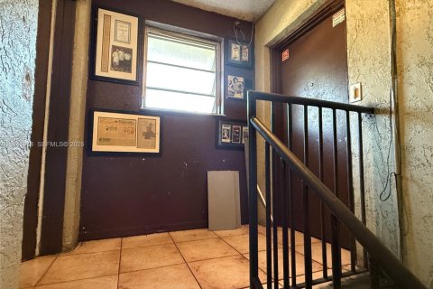 Commercial property in Fort Lauderdale, Florida № 1999747 - photo 18