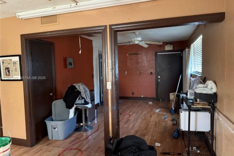 Commercial property in Fort Lauderdale, Florida № 1999747 - photo 24