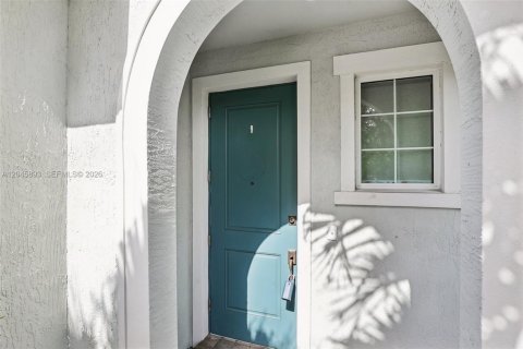 House in Hollywood, Florida 3 bedrooms, 174.75 sq.m. № 2185957 - photo 5