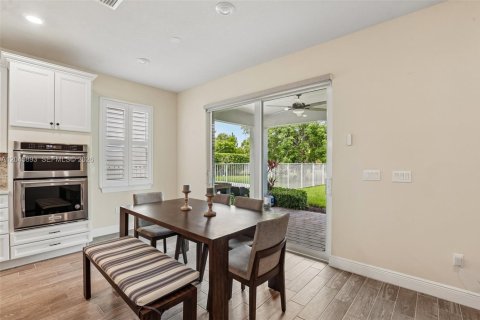 House in Hollywood, Florida 3 bedrooms, 174.75 sq.m. № 2185957 - photo 18