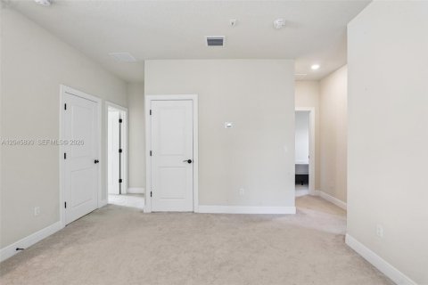 House in Hollywood, Florida 3 bedrooms, 174.75 sq.m. № 2185957 - photo 20