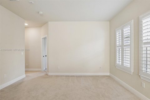 House in Hollywood, Florida 3 bedrooms, 174.75 sq.m. № 2185957 - photo 22