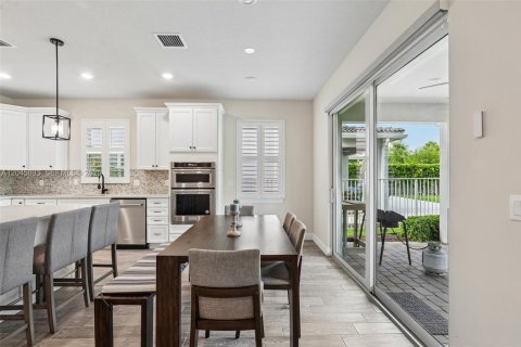 House in Hollywood, Florida 3 bedrooms, 174.75 sq.m. № 2185957 - photo 12