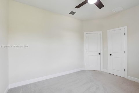 House in Hollywood, Florida 3 bedrooms, 174.75 sq.m. № 2185957 - photo 30