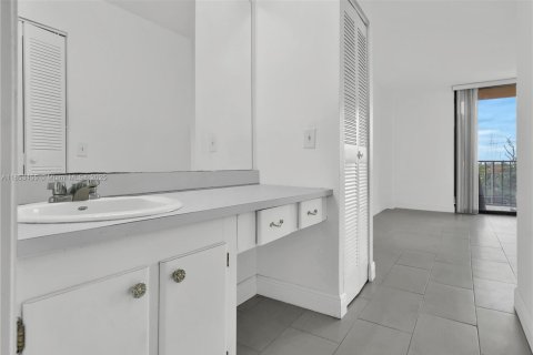 Appartement à louer à North Miami Beach, Floride: 1 chambre, 67.08 m2 № 1875584 - photo 10