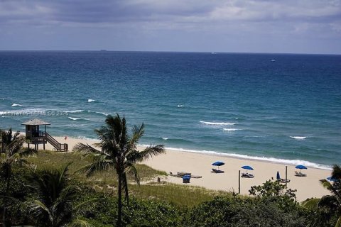 Condo in Deerfield Beach, Florida, 1 bedroom  № 2044499 - photo 2