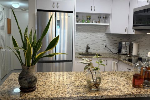 Condo in Deerfield Beach, Florida, 1 bedroom  № 2044499 - photo 4