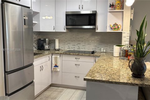 Condo in Deerfield Beach, Florida, 1 bedroom  № 2044499 - photo 3