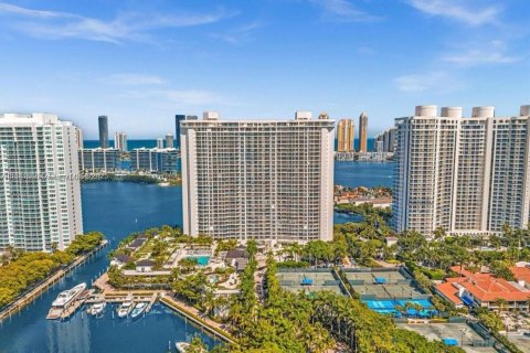 Condo in Aventura, Florida, 2 bedrooms  № 1940353 - photo 2