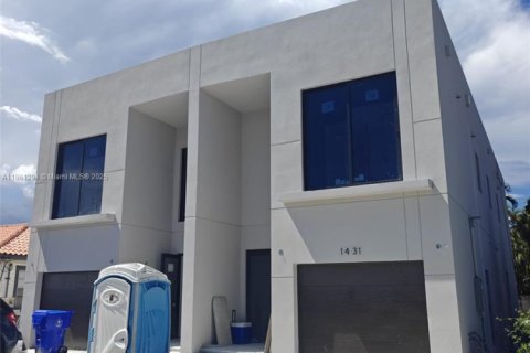 Townhouse in Miami, Florida 3 bedrooms, 207.82 sq.m. № 1980200 - photo 14