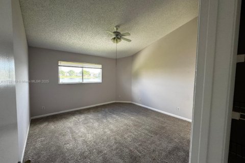 Condo in Oakland Park, Florida, 2 bedrooms  № 1981150 - photo 3