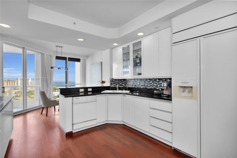 Copropriété à vendre à Aventura, Floride: 3 chambres, 226.68 m2 № 1976268 - photo 14