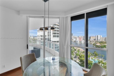 Copropriété à vendre à Aventura, Floride: 3 chambres, 226.68 m2 № 1976268 - photo 17