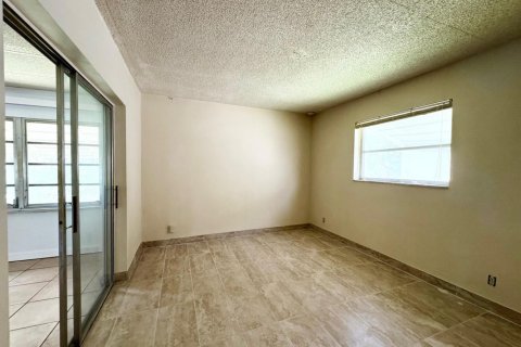 House in Tamarac, Florida 2 bedrooms, 93.09 sq.m. № 2190975 - photo 23