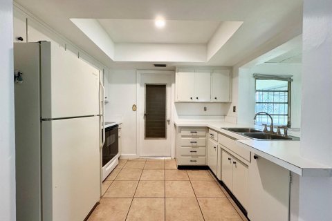 House in Tamarac, Florida 2 bedrooms, 93.09 sq.m. № 2190975 - photo 11