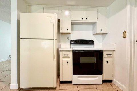 House in Tamarac, Florida 2 bedrooms, 93.09 sq.m. № 2190975 - photo 13