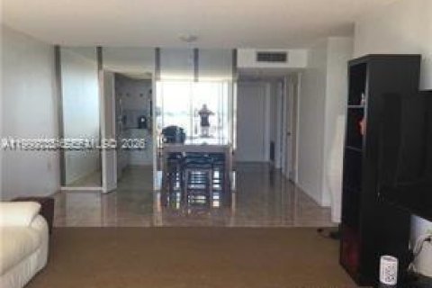 Condo in Aventura, Florida, 1 bedroom № 2060439 - photo 6
