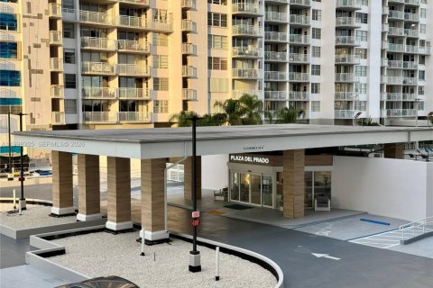 Condo in Aventura, Florida, 1 bedroom № 2060439 - photo 27