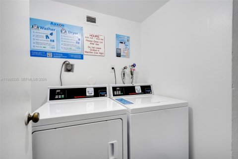 Condo in Aventura, Florida, 1 bedroom № 2060439 - photo 21