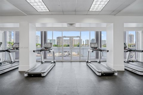 Condo in Aventura, Florida, 1 bedroom № 2060439 - photo 24